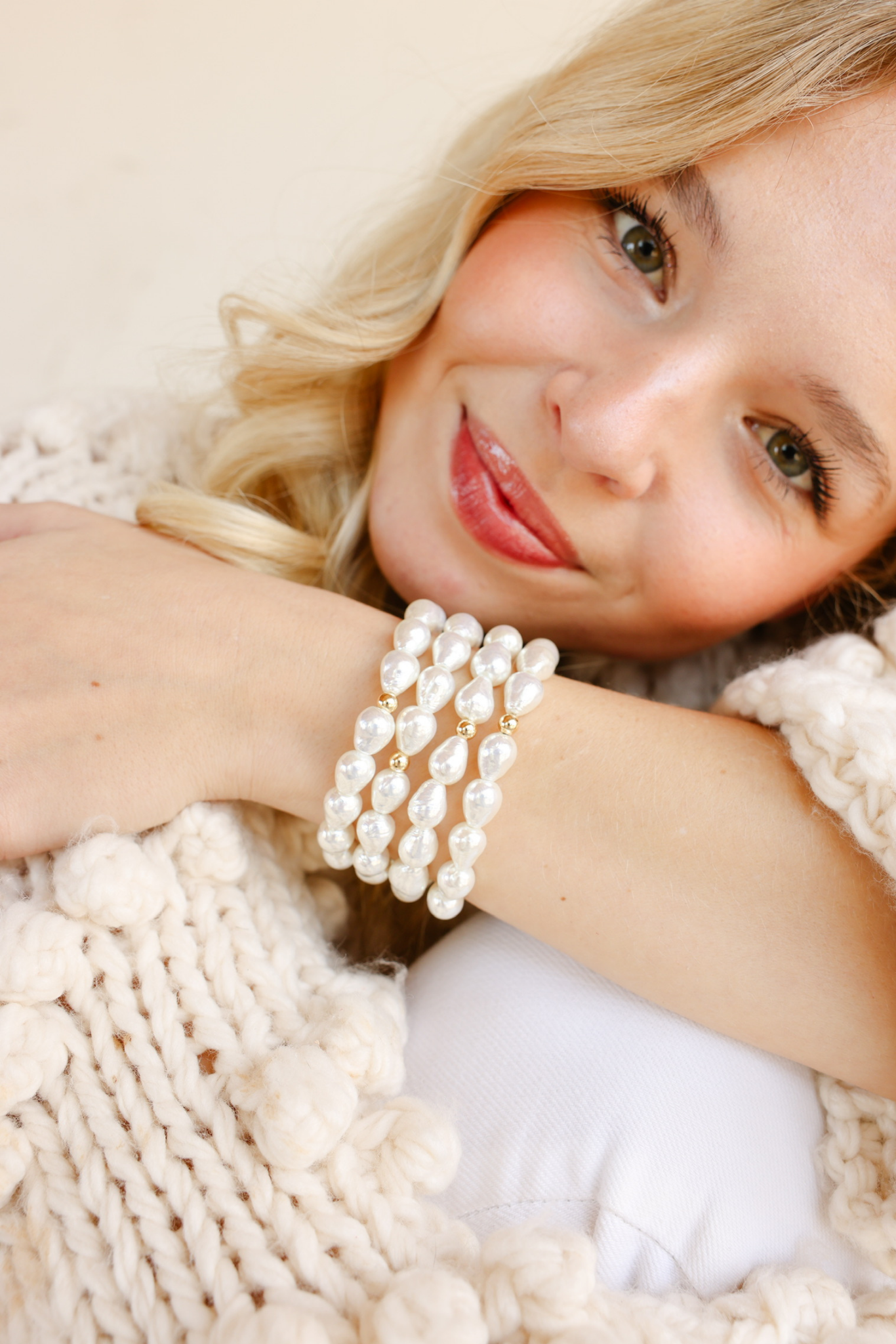 Bella Pearl Bracelet in Gold
