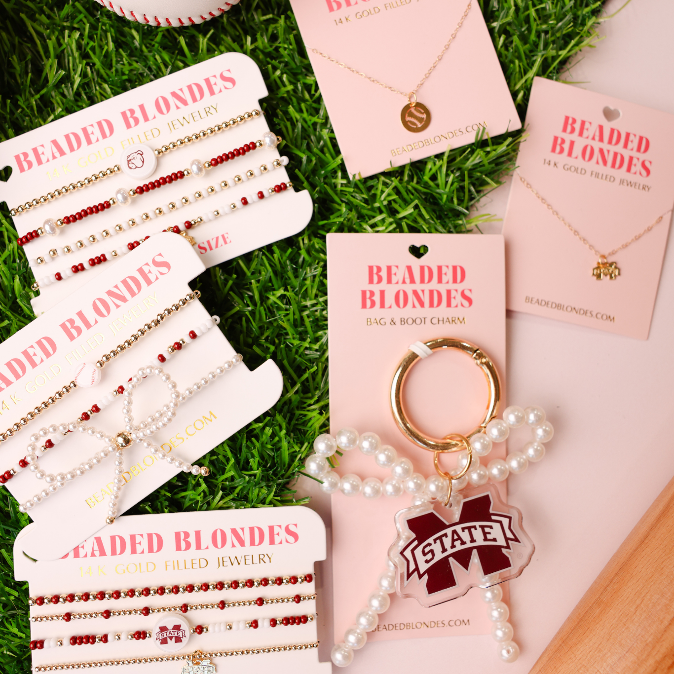 Mississippi State Logo Charm Bracelet on Gold