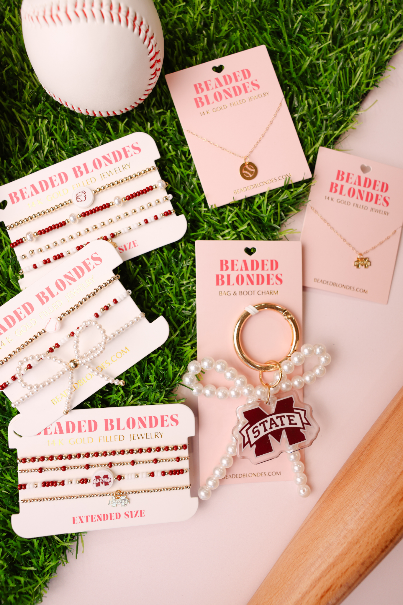 Mississippi State Logo Charm Bracelet on Gold