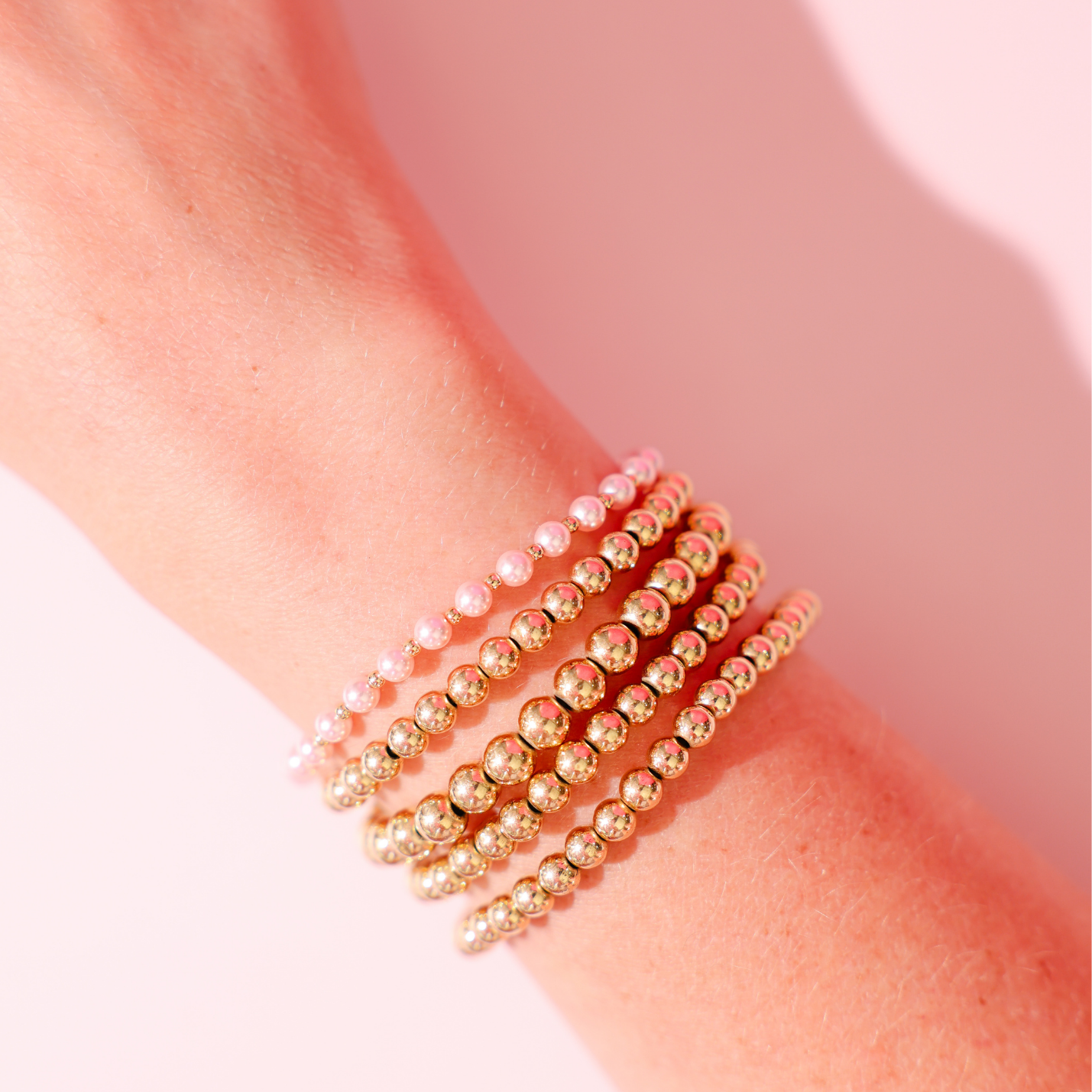 Pink Mini Luci Pearl Bracelet in Gold