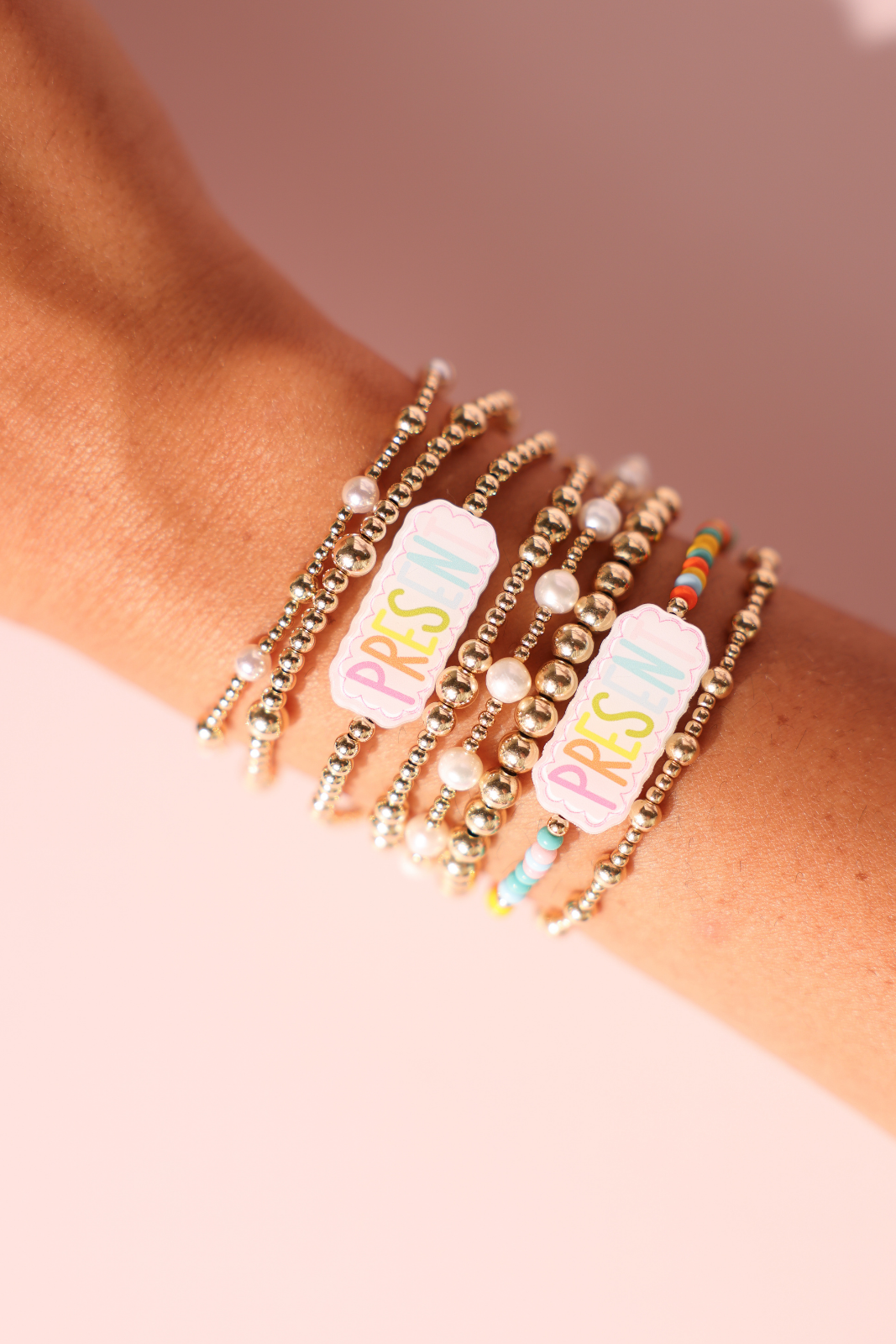 Present Bracelet on Color