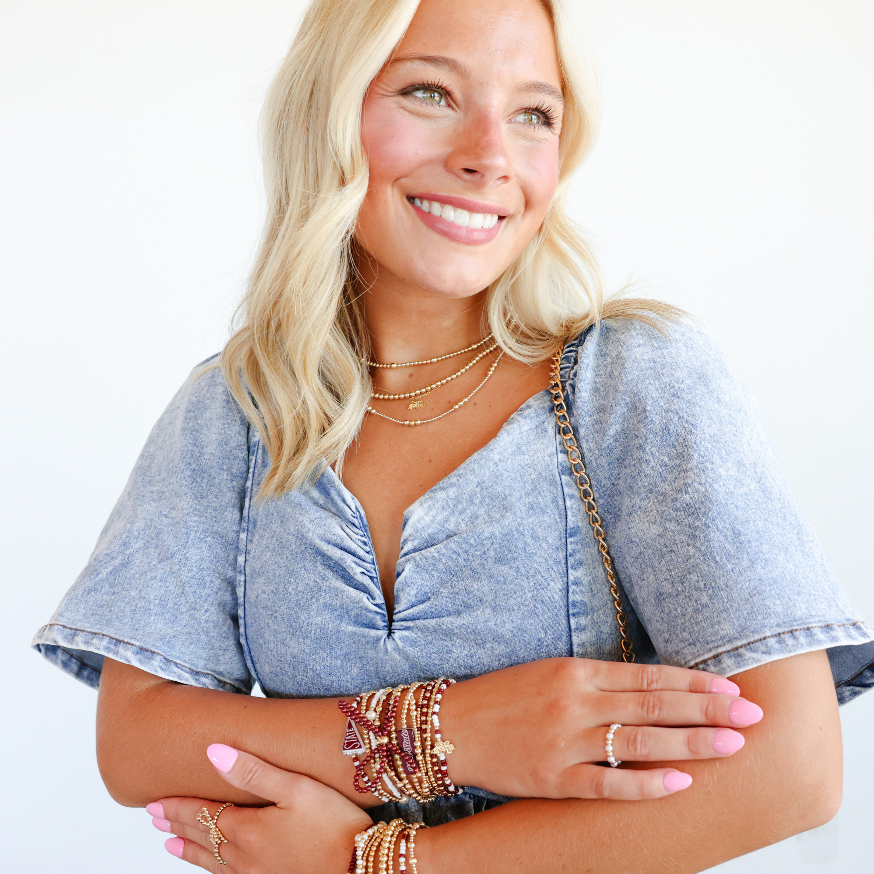 Mississippi State Logo Charm Bracelet on Gold